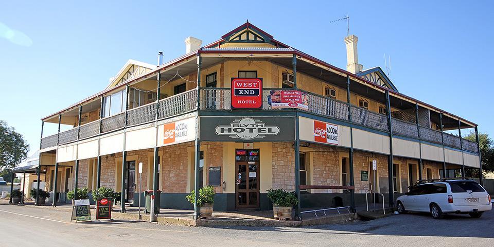 Blyth Hotel Exterior photo